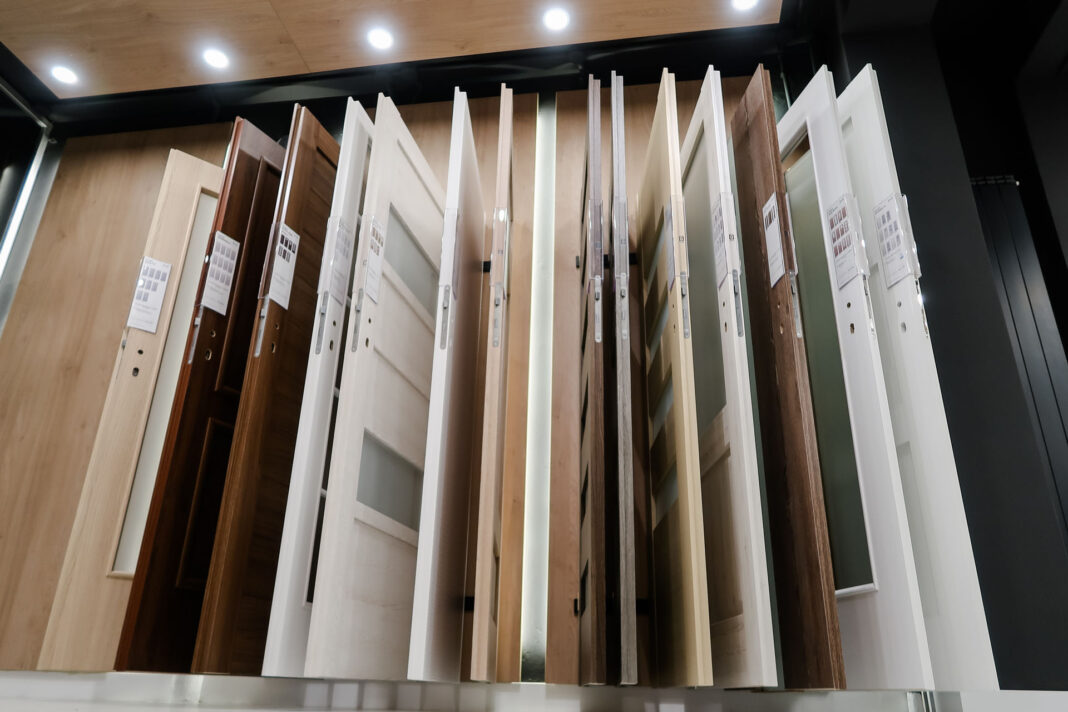 Uși de interior fără toc – ce avantaje prezintă?