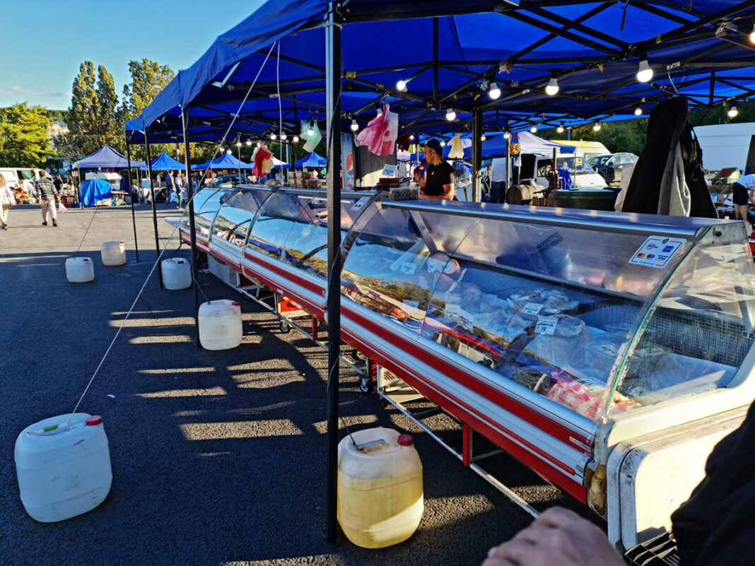 Piața volantă de la Academia Militară a fost închisă de Protecția Consumatorilor