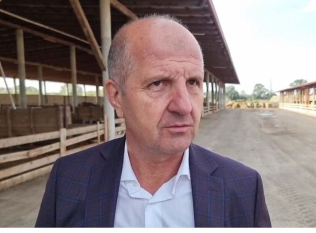 Dumitru Andreșoi, fermier și om de afaceri Dumitru Andreșoi, fermier și om de afaceri